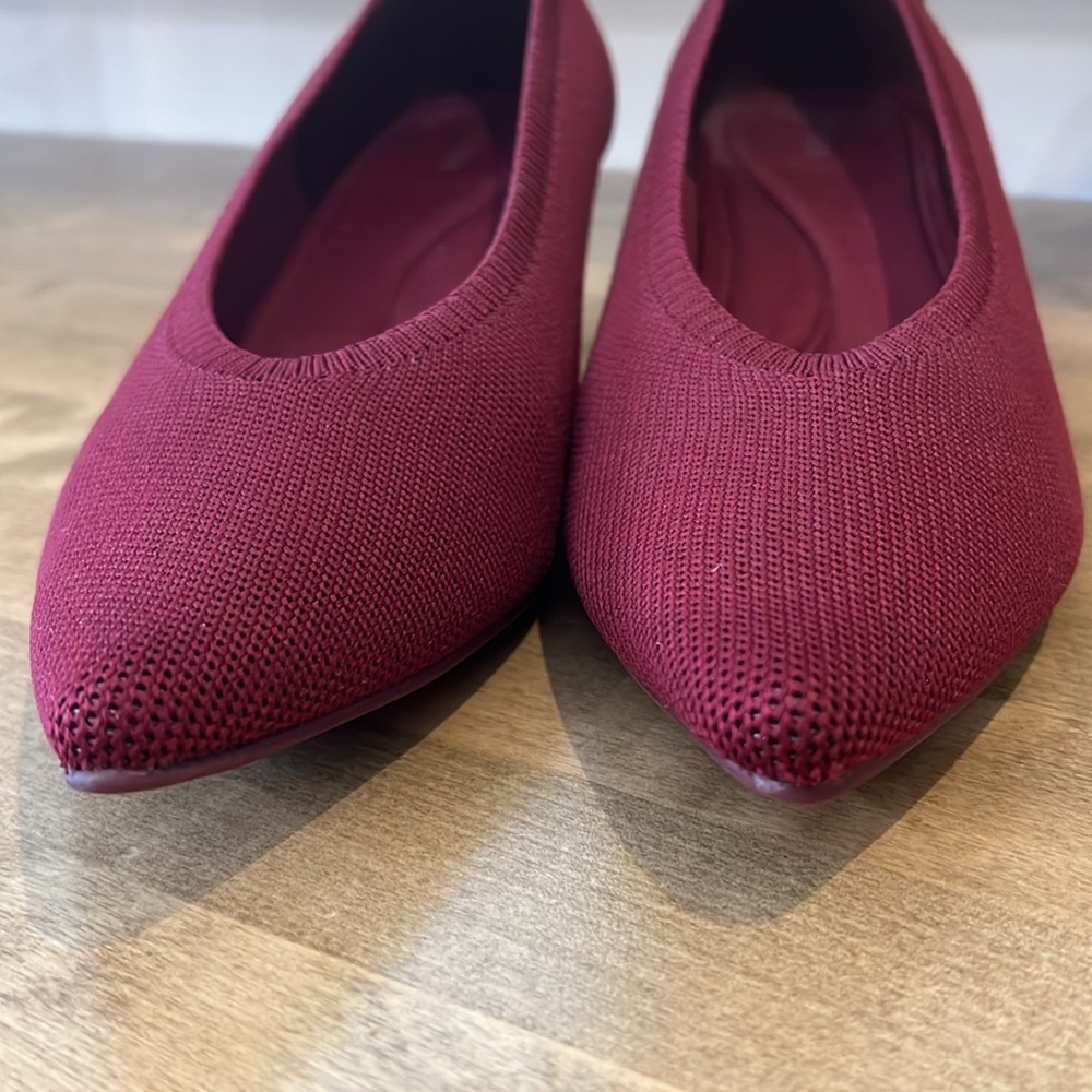 Vivaia Pointed-Toe Kitten Heel Scarlett Knit Upper Comfort Sz 41 EU (9.5 US) - Picture 2 of 7